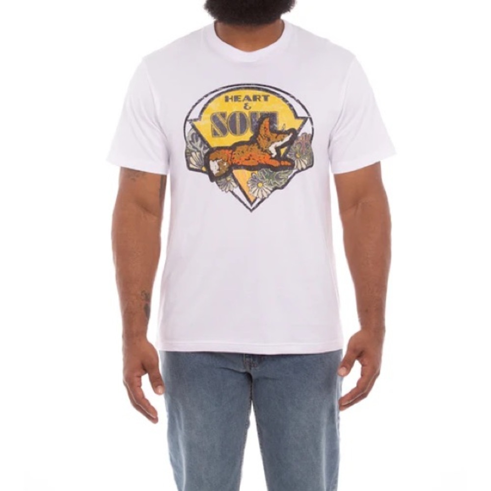 Sz med Akoo Heart Soul White Tee with Colorful Graphic - Picture 2 of 4
